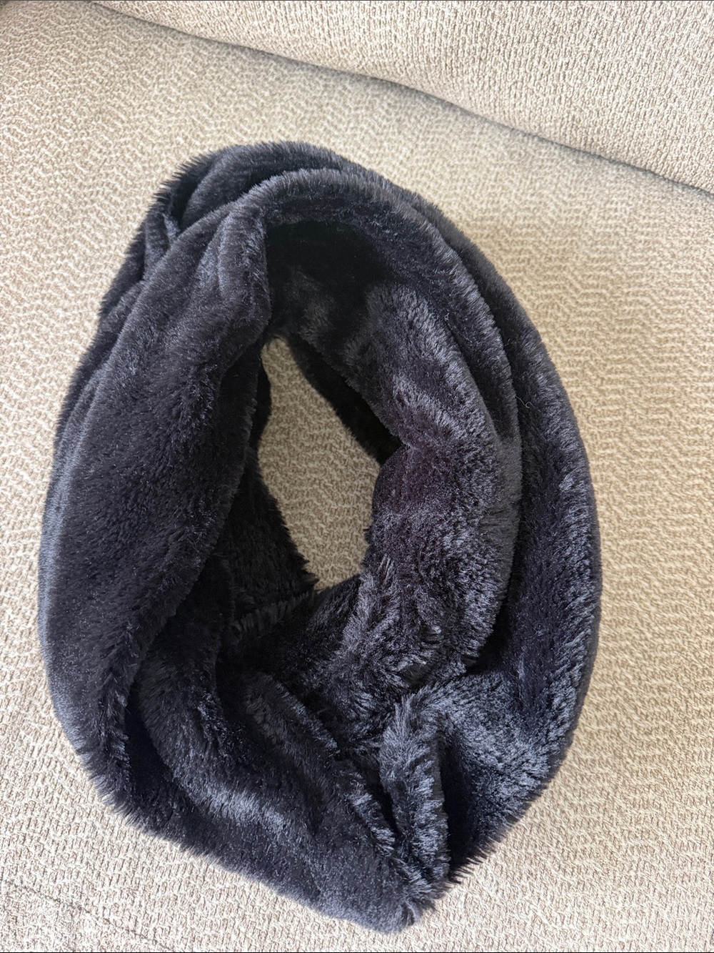 Plush Faux Fur Infinity Scarf - Black